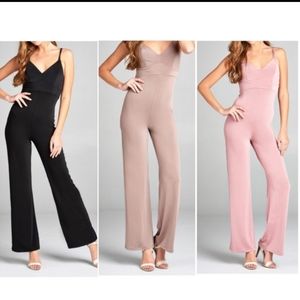 FLASH ⚡ Women's Black V-neck flowy leg jumpsuit